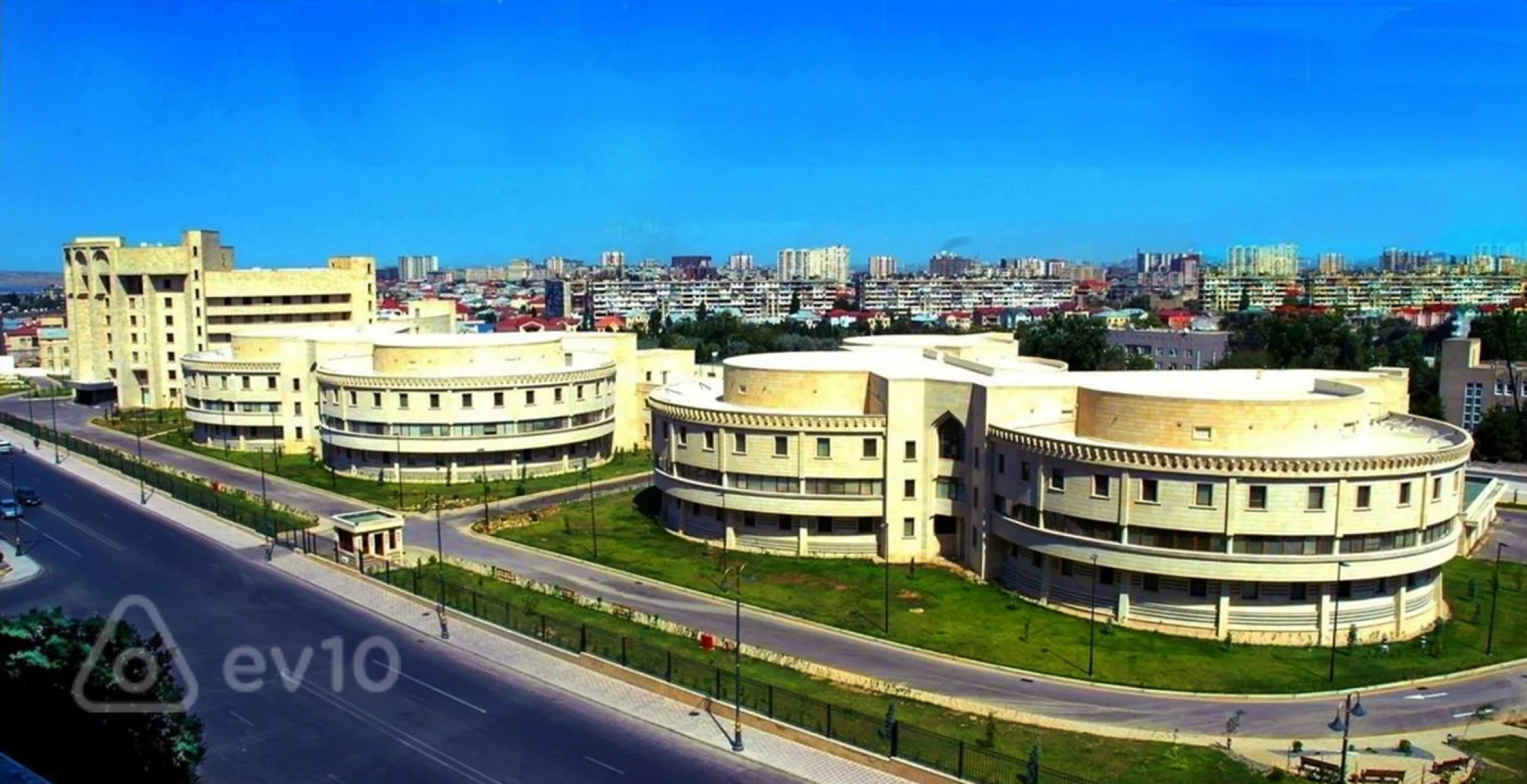 Kirayə verilir 4 otaqlı yeni tikili 155 m²