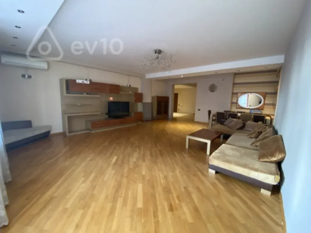 Kirayə verilir 4 otaqlı yeni tikili 220 m²
