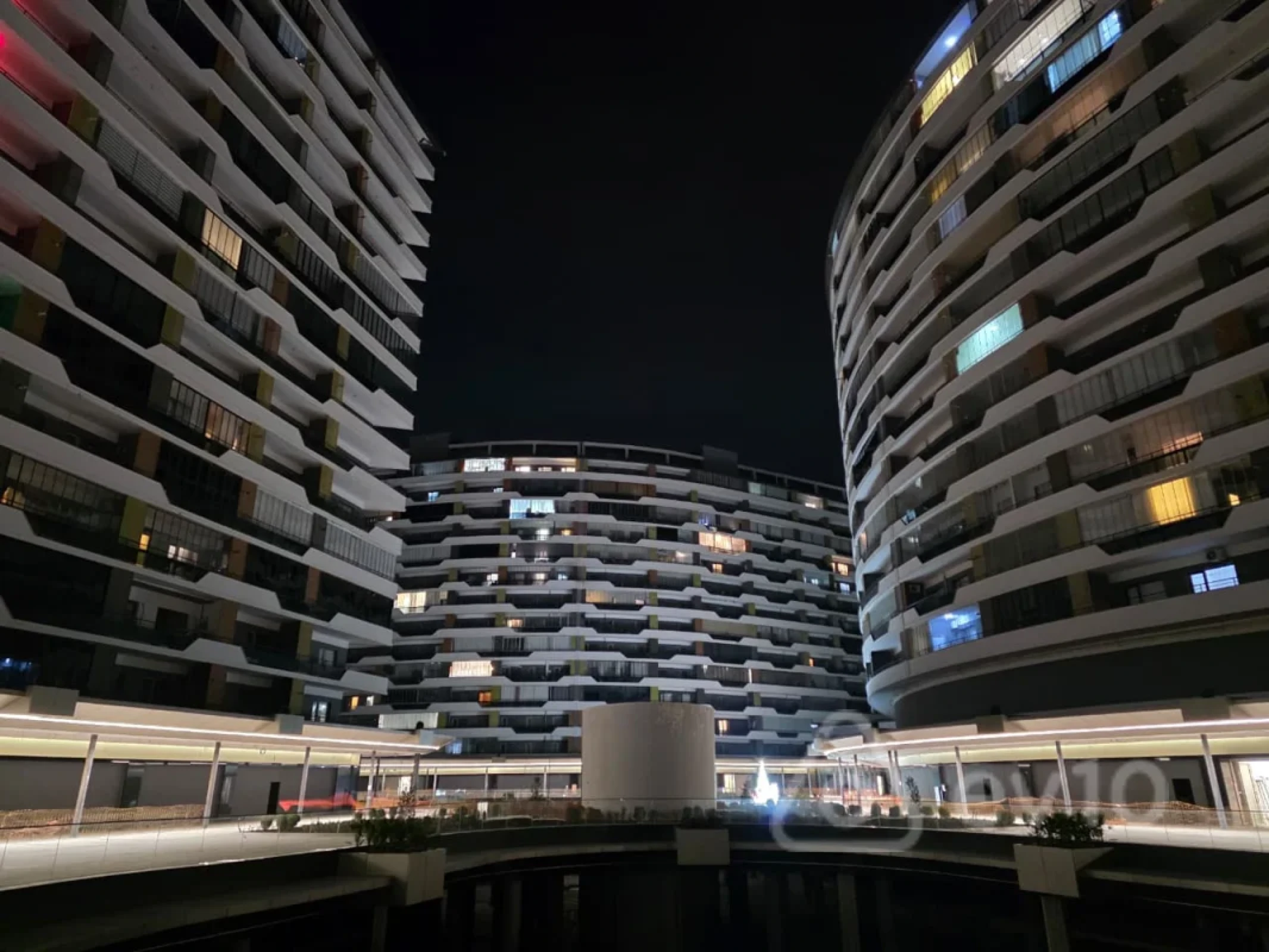 Satılır 2 otaqlı yeni tikili 79.5 m²