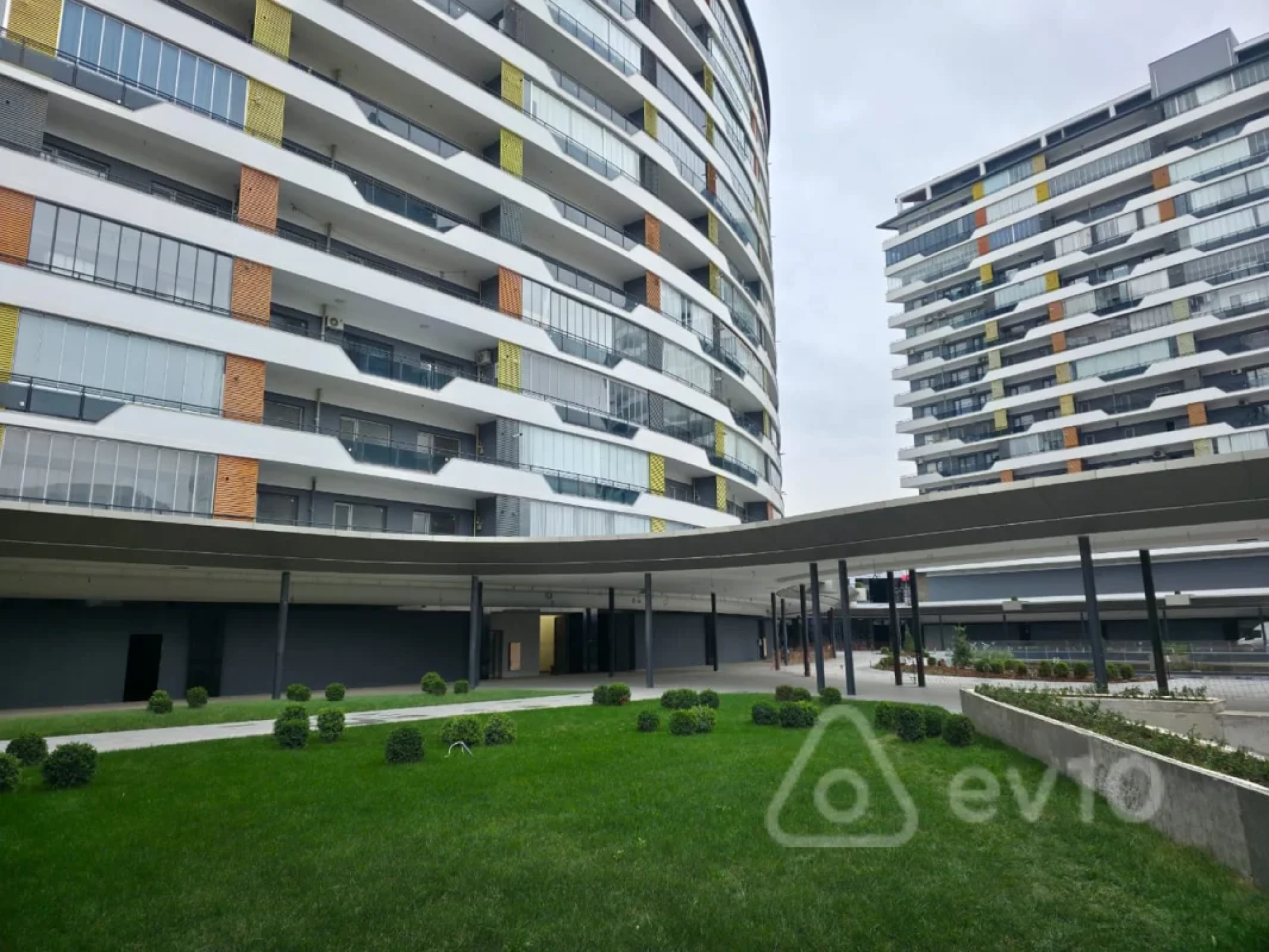 Satılır 2 otaqlı yeni tikili 79.5 m²