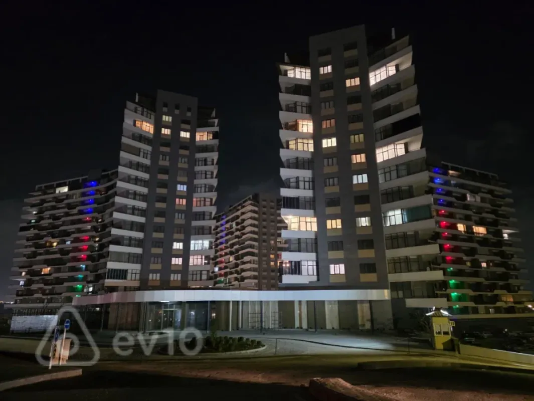 Satılır 2 otaqlı yeni tikili 79.5 m²