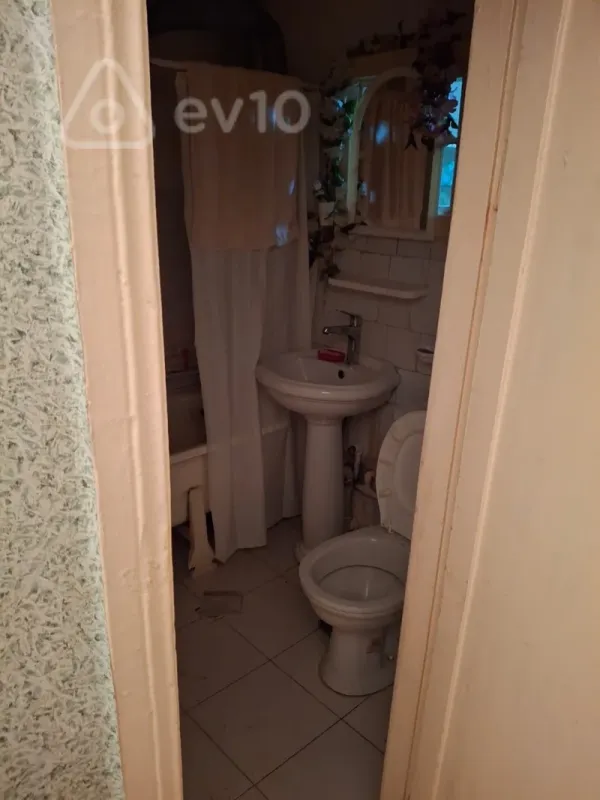 Satılır 1 otaqlı köhnə tikili 50 m²