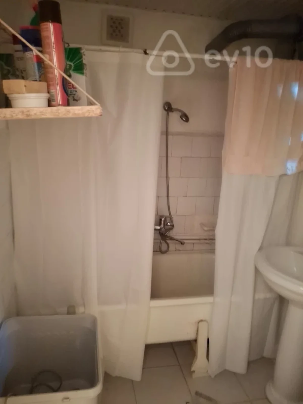 Satılır 1 otaqlı köhnə tikili 50 m²