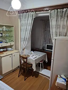 Satılır 1 otaqlı köhnə tikili 50 m²