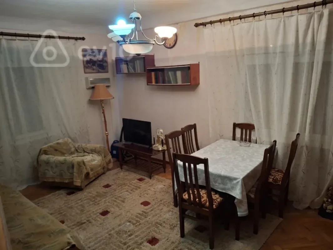 Satılır 1 otaqlı köhnə tikili 50 m²