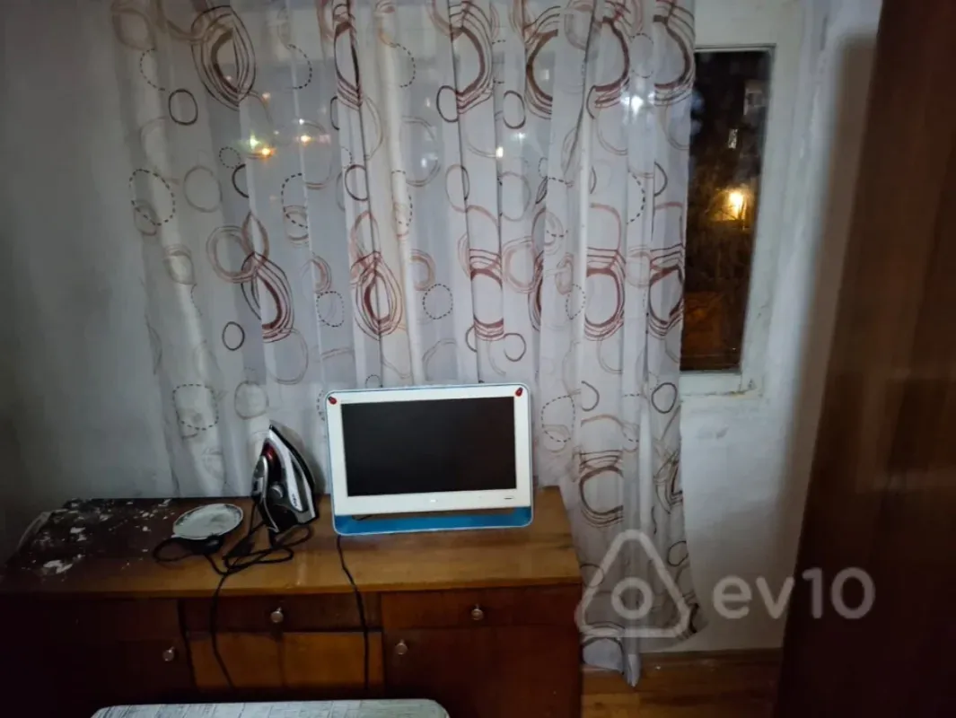 Satılır 1 otaqlı köhnə tikili 50 m²