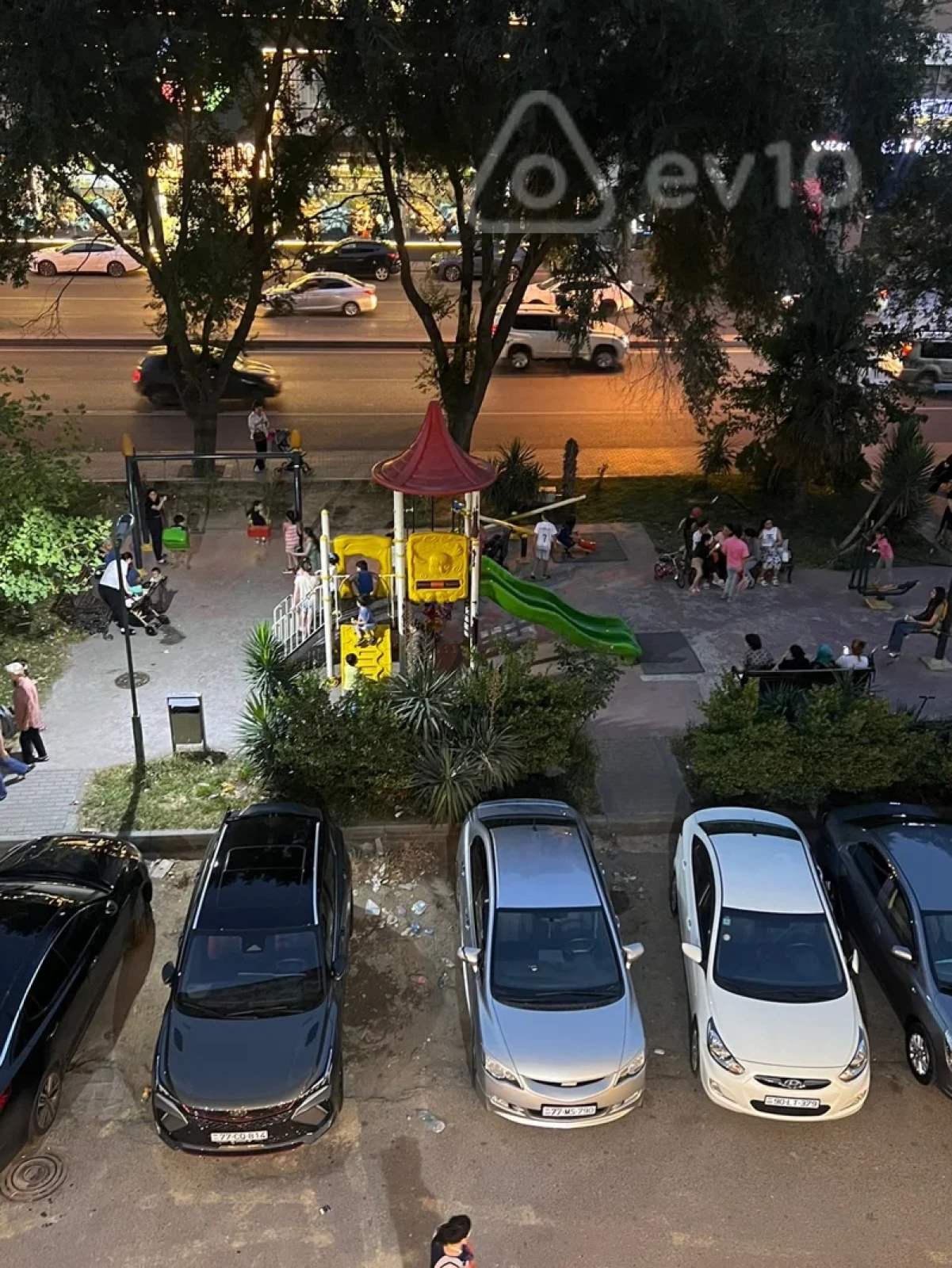 Kirayə verilir 2 otaqlı yeni tikili 80 m²