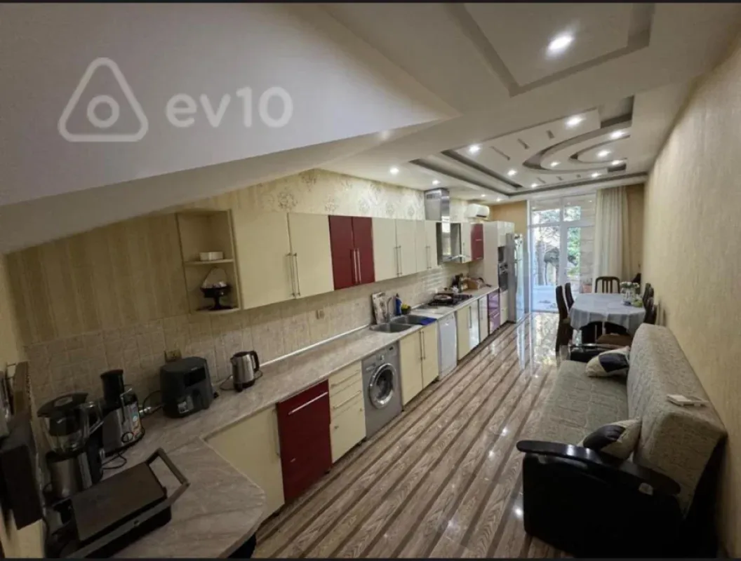 Kirayə verilir 5 otaqlı həyət evi 400 m²