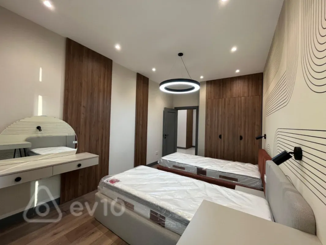 Kirayə verilir 3 otaqlı yeni tikili 145 m²