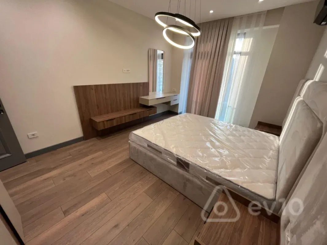 Kirayə verilir 3 otaqlı yeni tikili 145 m²