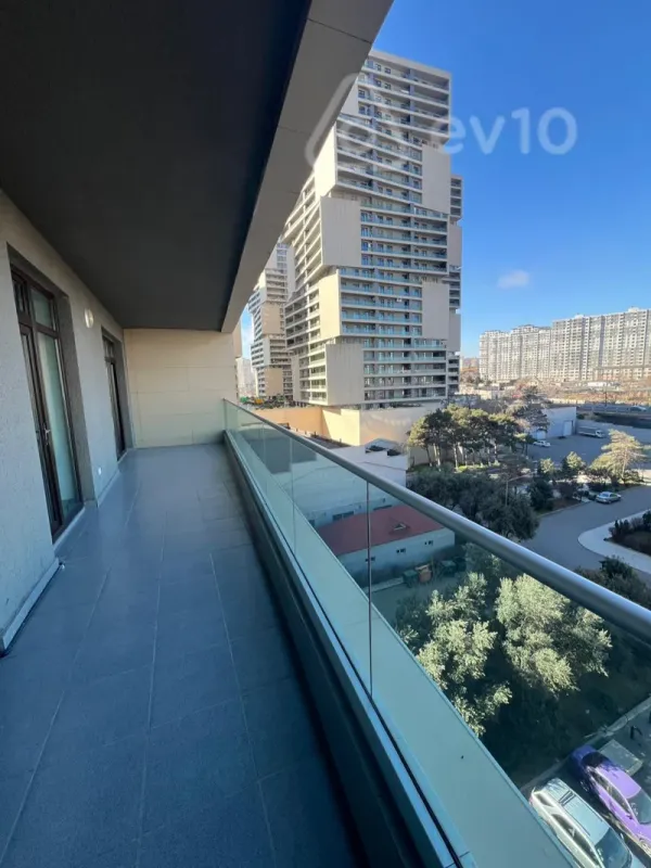 Kirayə verilir 3 otaqlı yeni tikili 145 m²