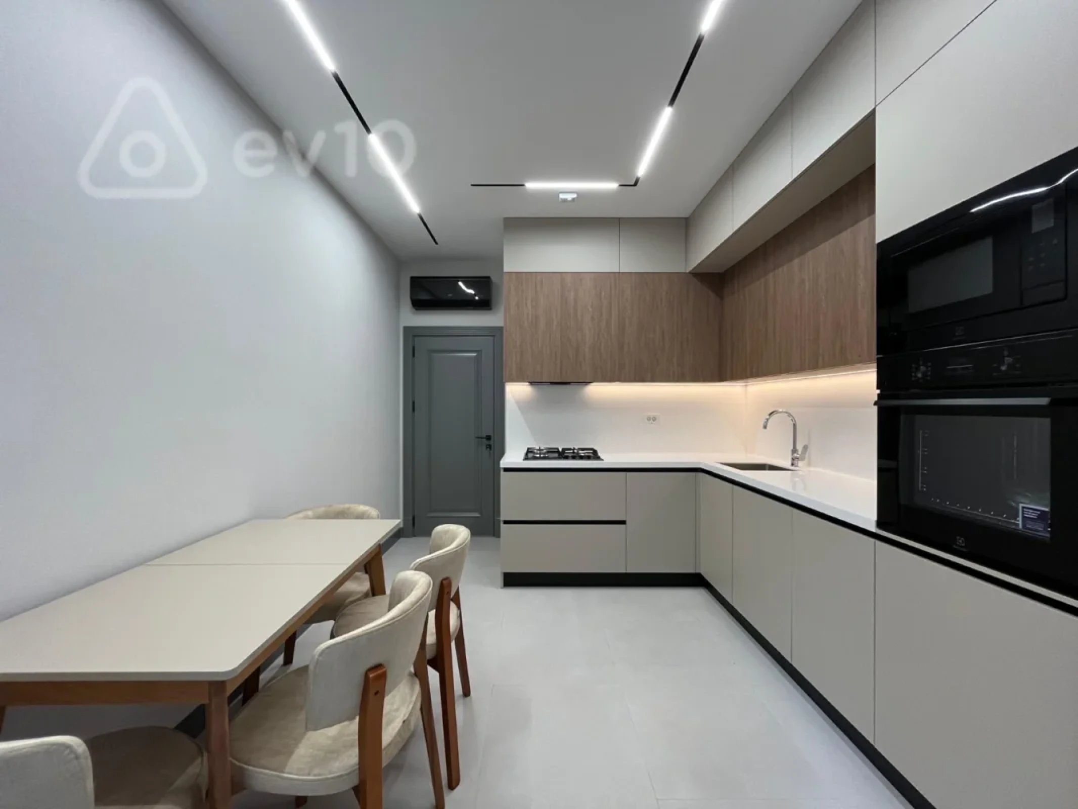 Kirayə verilir 3 otaqlı yeni tikili 145 m²