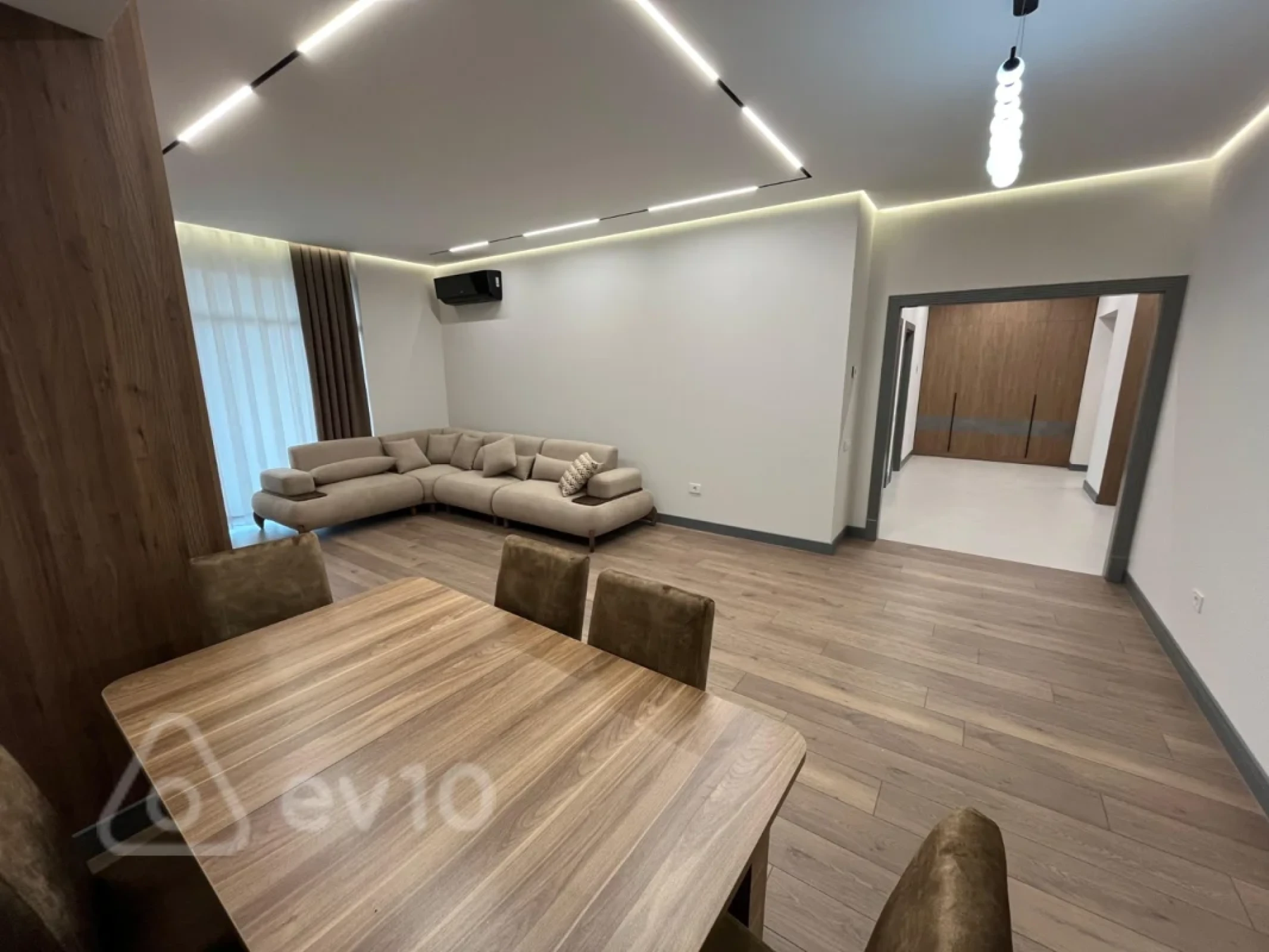 Kirayə verilir 3 otaqlı yeni tikili 145 m²