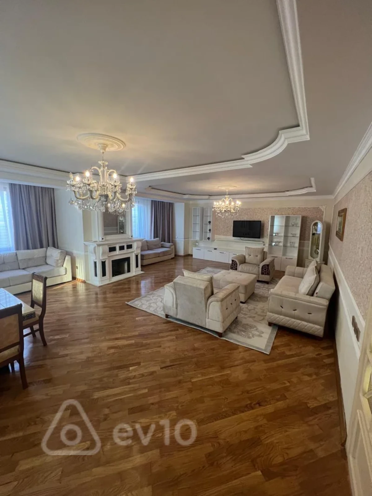 Satılır 12 otaqlı həyət evi 750 m²