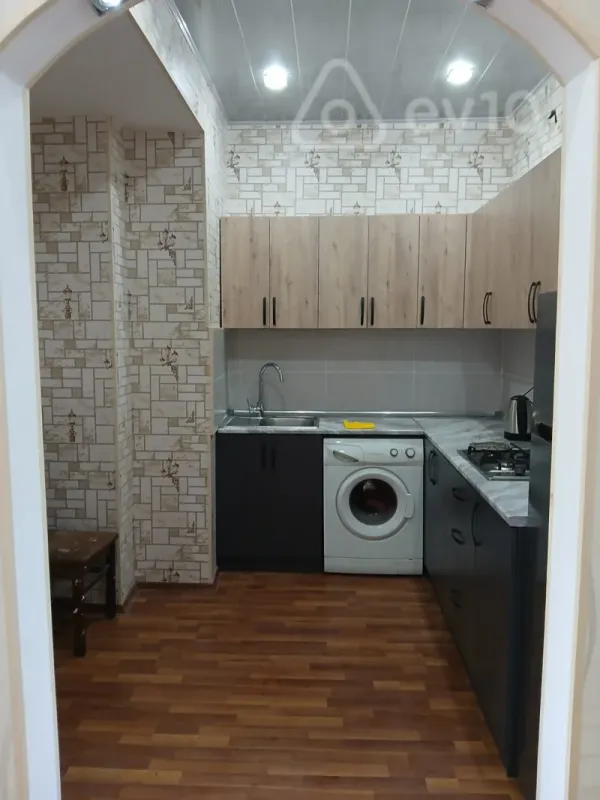 Kirayə verilir 2 otaqlı yeni tikili 72 m²