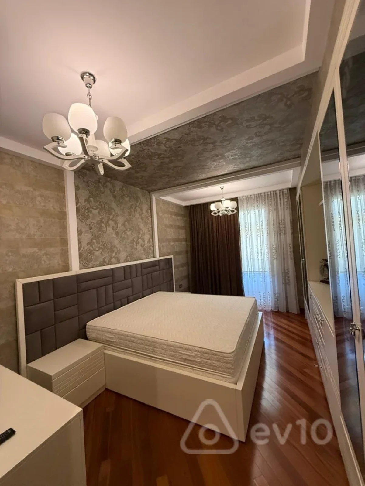 Kirayə verilir 2 otaqlı yeni tikili 65 m²