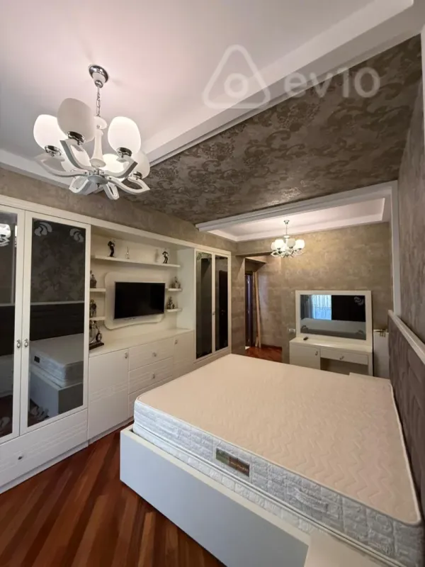 Kirayə verilir 2 otaqlı yeni tikili 65 m²