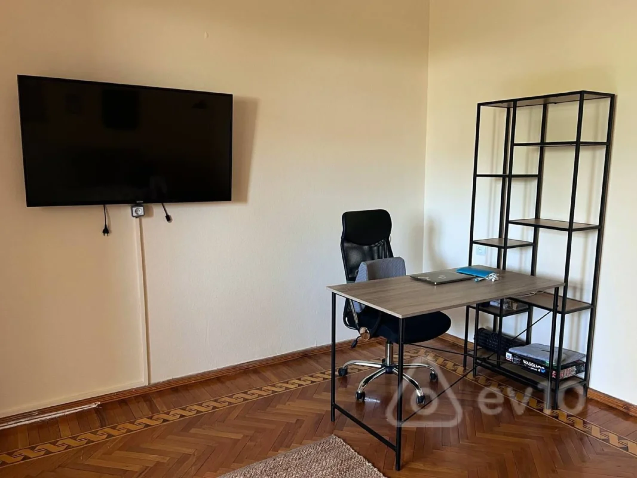 Kirayə verilir 2 otaqlı köhnə tikili 70 m²