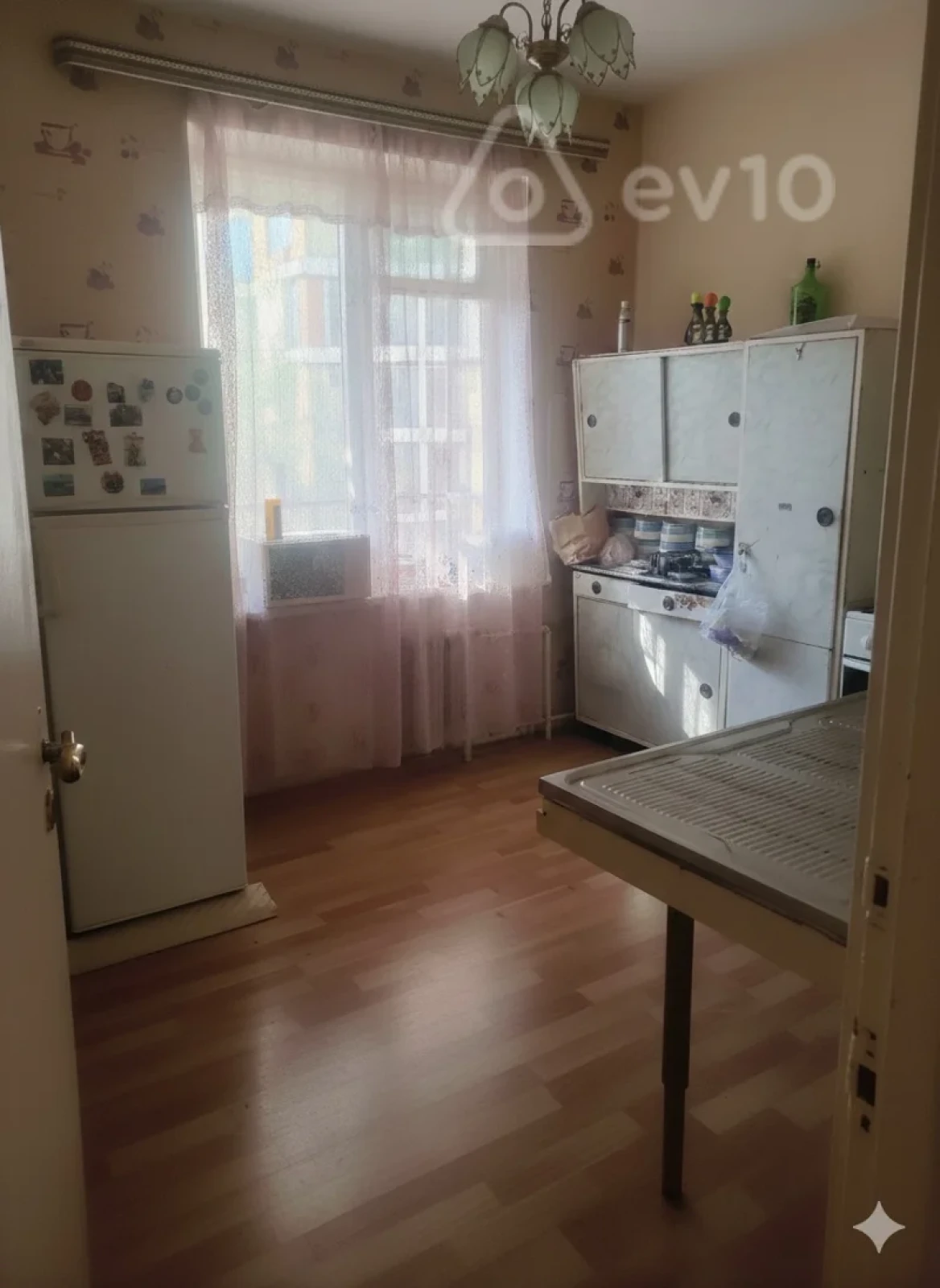 Satılır 2 otaqlı köhnə tikili 68 m²