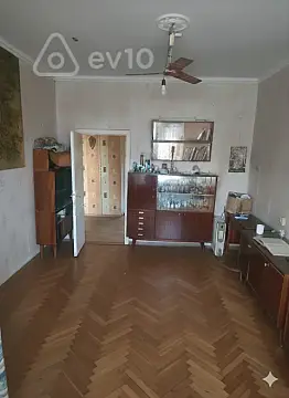 Satılır 2 otaqlı köhnə tikili 68 m²