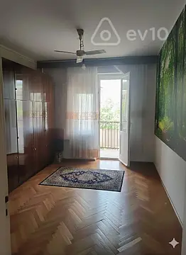Satılır 2 otaqlı köhnə tikili 68 m²