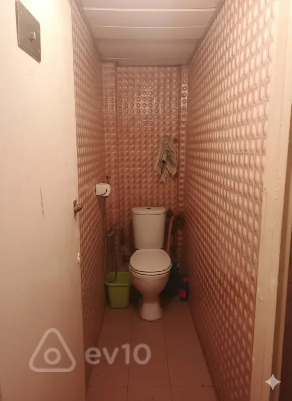 Satılır 2 otaqlı köhnə tikili 68 m²