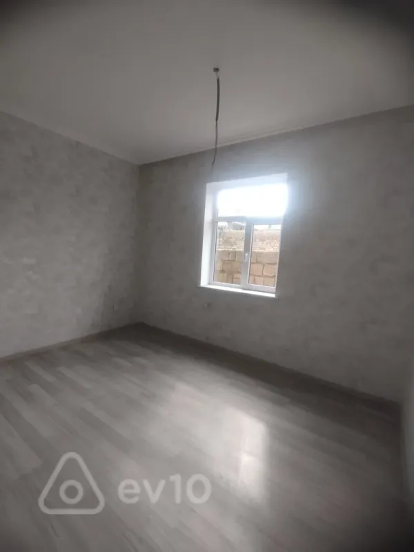 Satılır 4 otaqlı həyət evi 100 m²