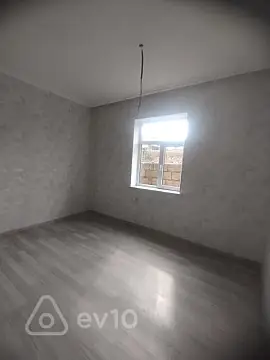Satılır 4 otaqlı həyət evi 100 m²