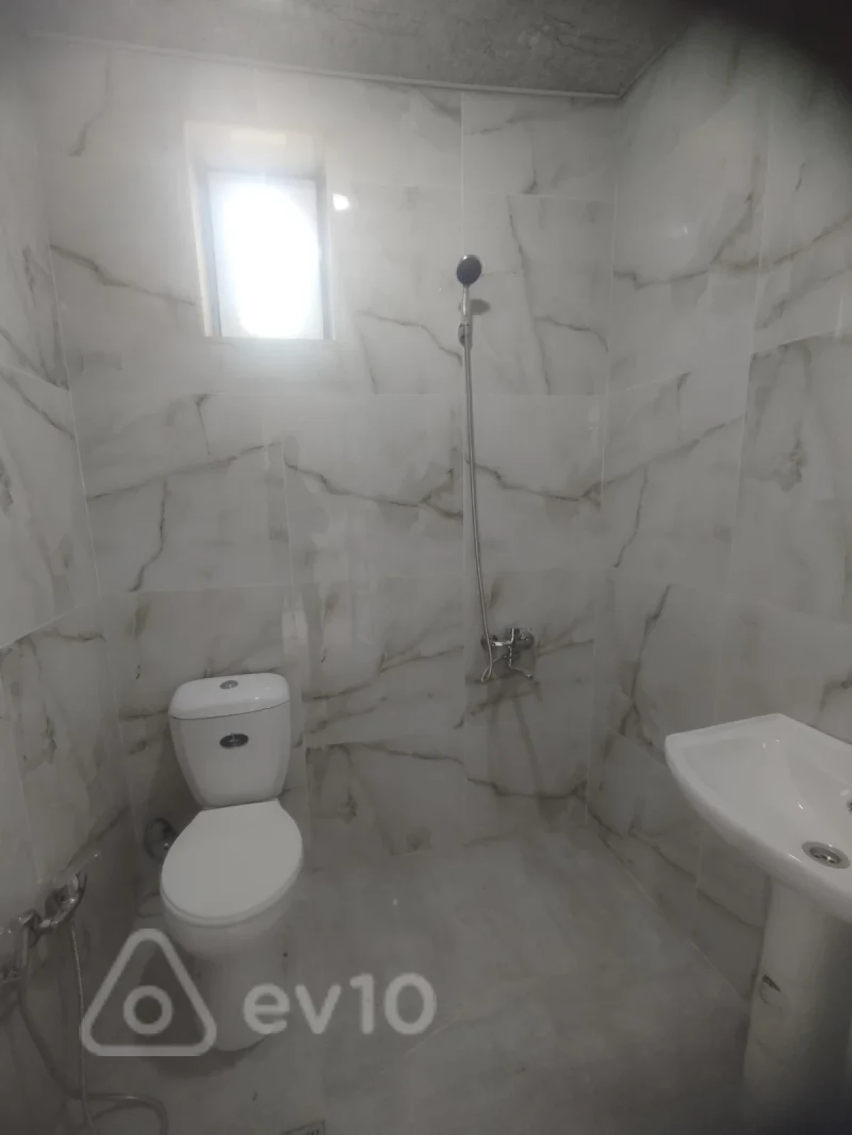 Satılır 4 otaqlı həyət evi 100 m²