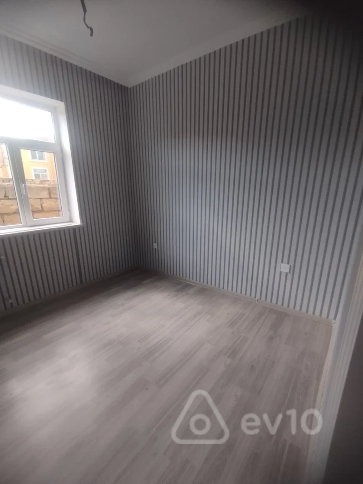 Satılır 4 otaqlı həyət evi 100 m²