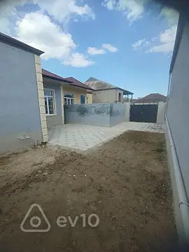 Satılır 4 otaqlı həyət evi 100 m²