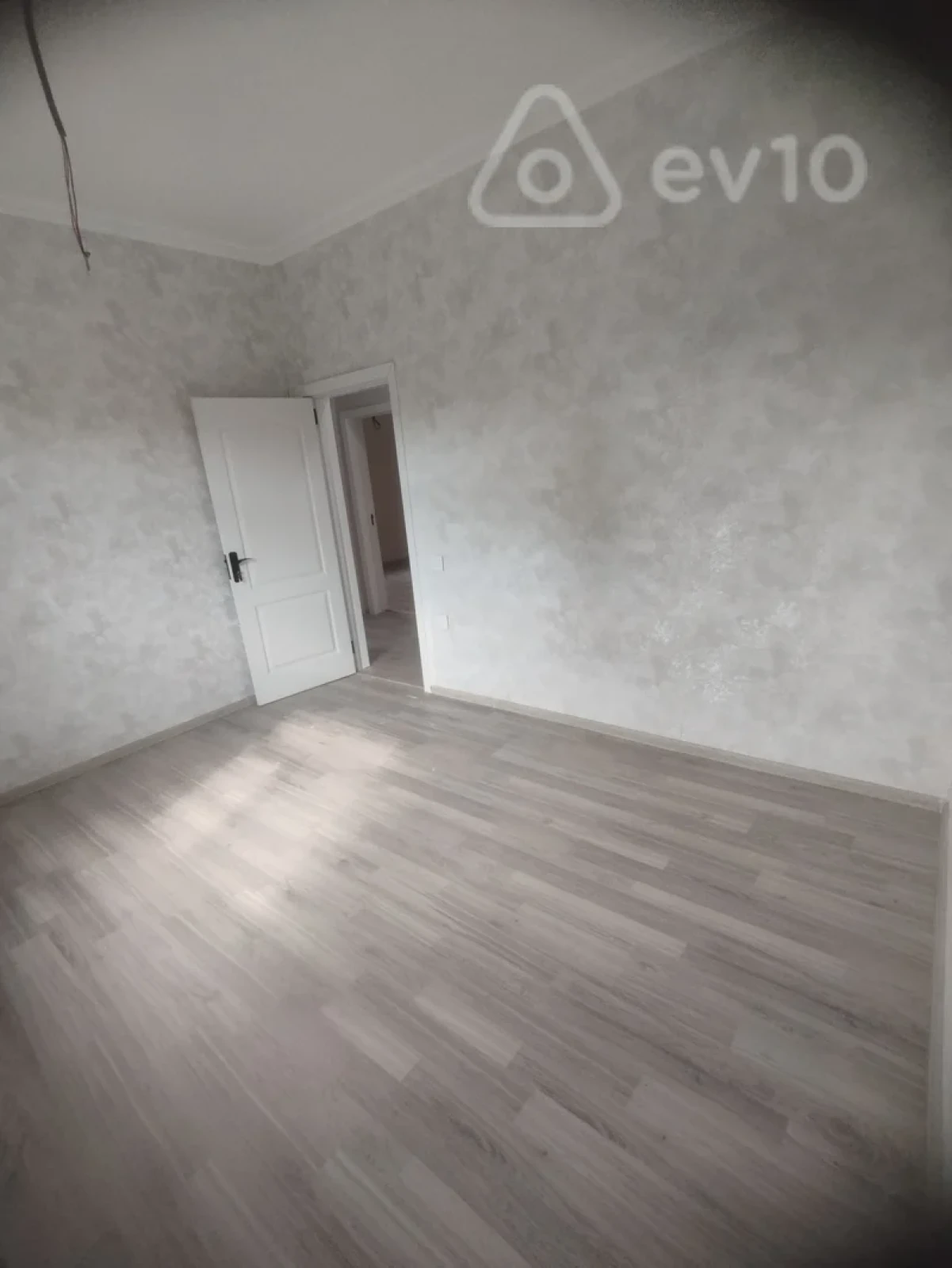 Satılır 4 otaqlı həyət evi 100 m²