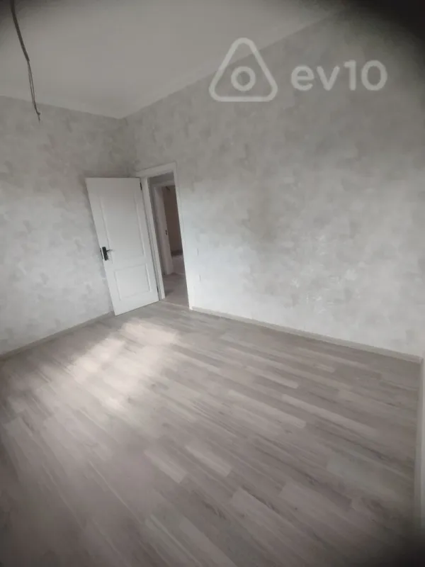 Satılır 4 otaqlı həyət evi 100 m²
