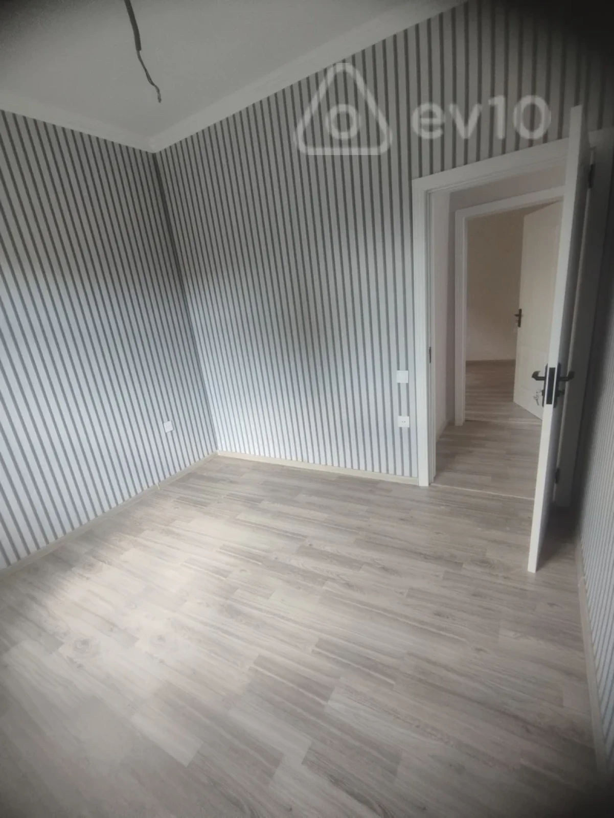 Satılır 4 otaqlı həyət evi 100 m²