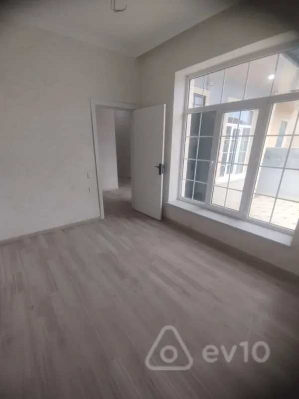 Satılır 4 otaqlı həyət evi 100 m²