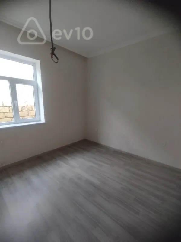 Satılır 4 otaqlı həyət evi 100 m²