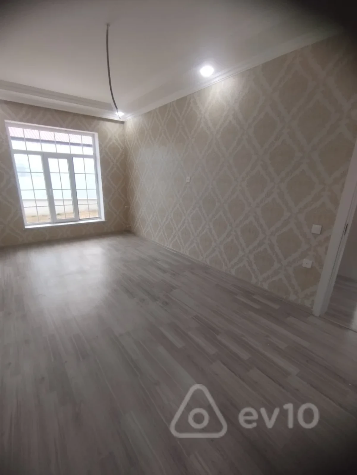 Satılır 4 otaqlı həyət evi 100 m²