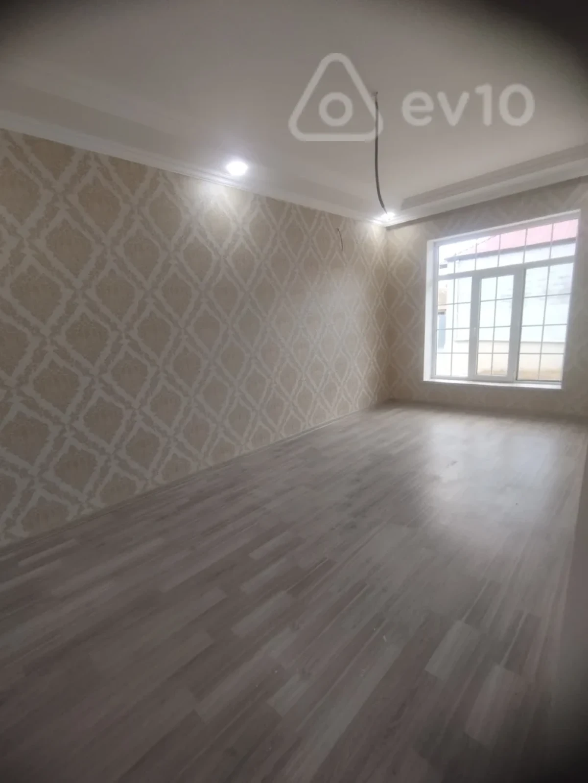 Satılır 4 otaqlı həyət evi 100 m²