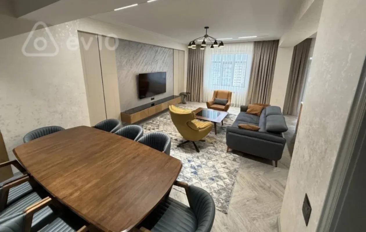 Kirayə verilir 2 otaqlı yeni tikili 75 m²