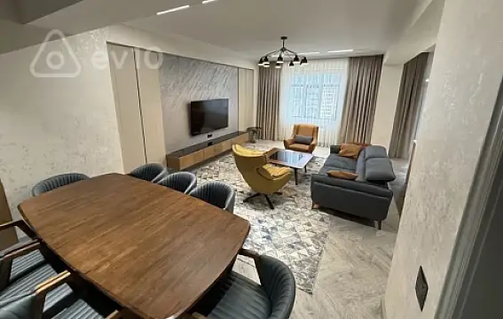 Kirayə verilir 2 otaqlı yeni tikili 75 m²