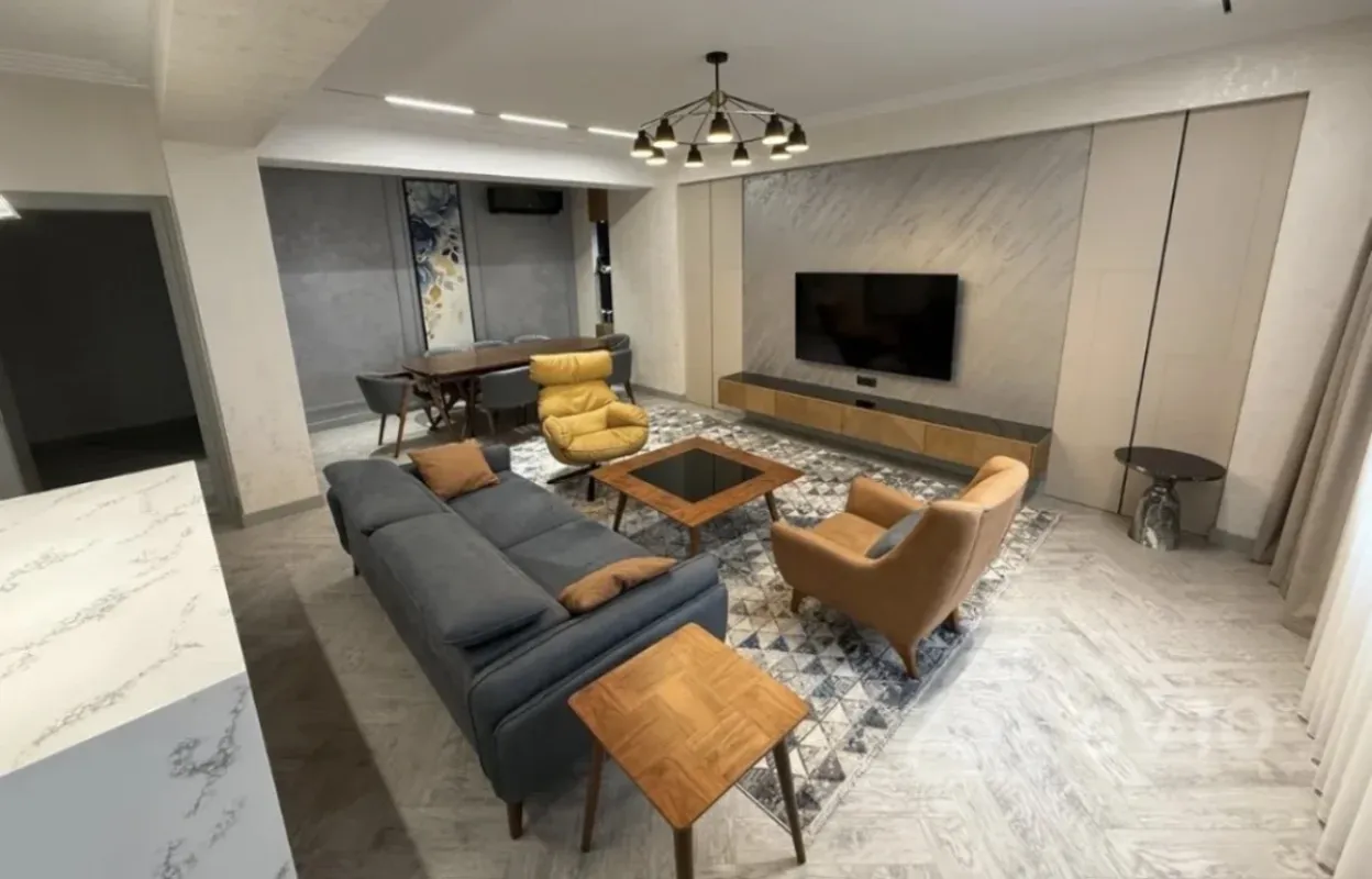 Kirayə verilir 2 otaqlı yeni tikili 75 m²