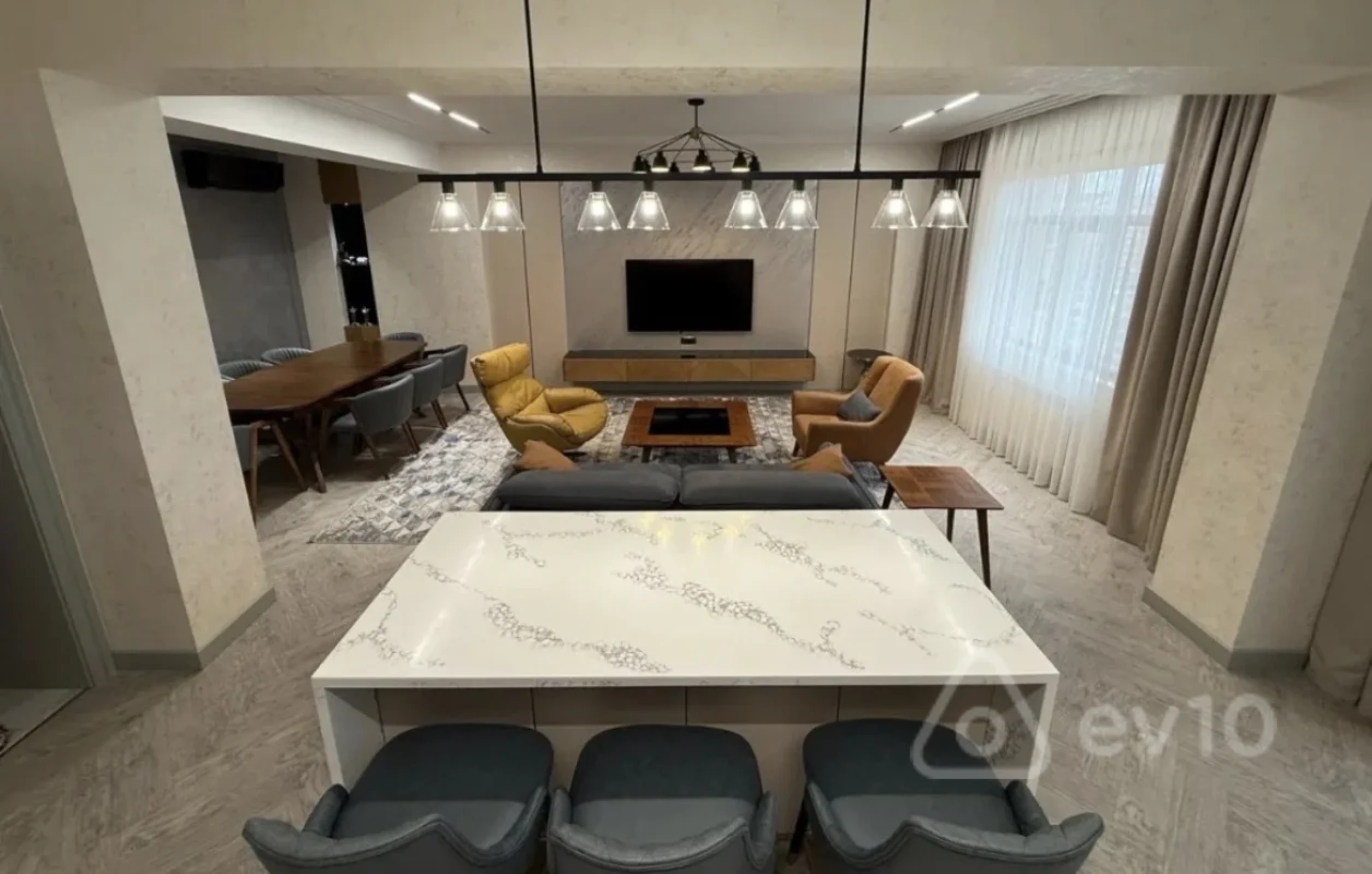 Kirayə verilir 2 otaqlı yeni tikili 75 m²