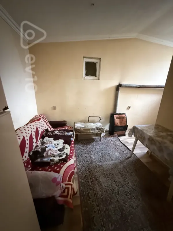 Kirayə verilir 2 otaqlı həyət evi 55 m²