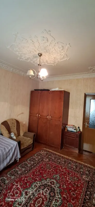 Satılır 3 otaqlı köhnə tikili 80 m²