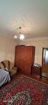 Satılır 3 otaqlı köhnə tikili 80 m²