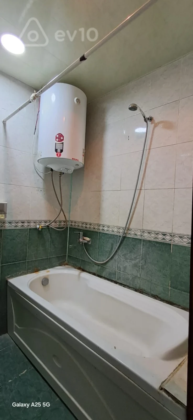 Satılır 3 otaqlı köhnə tikili 80 m²
