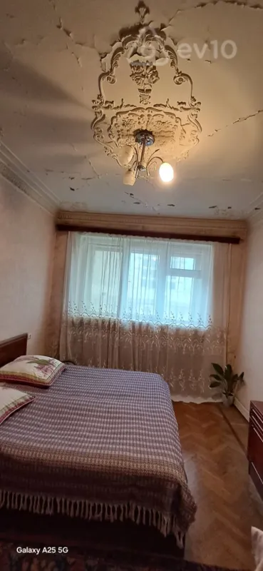 Satılır 3 otaqlı köhnə tikili 80 m²