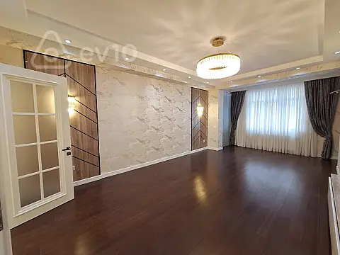 Satılır 4 otaqlı yeni tikili 215 m²