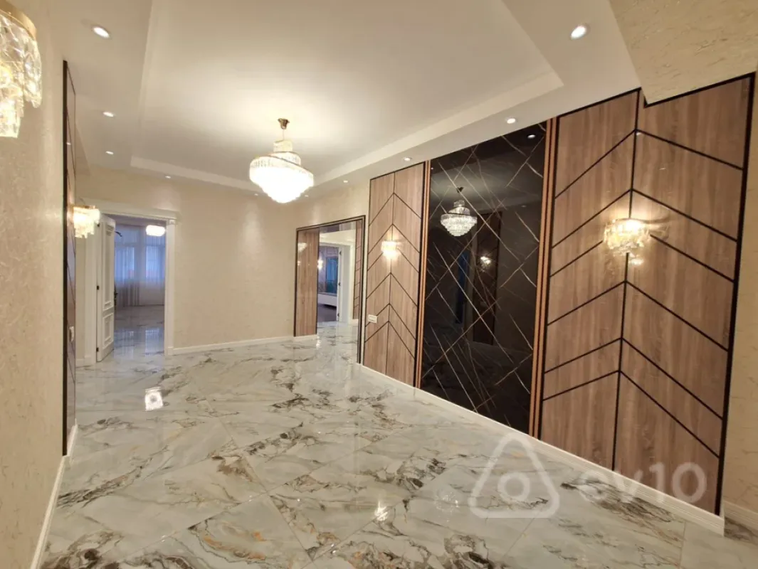 Satılır 4 otaqlı yeni tikili 215 m²