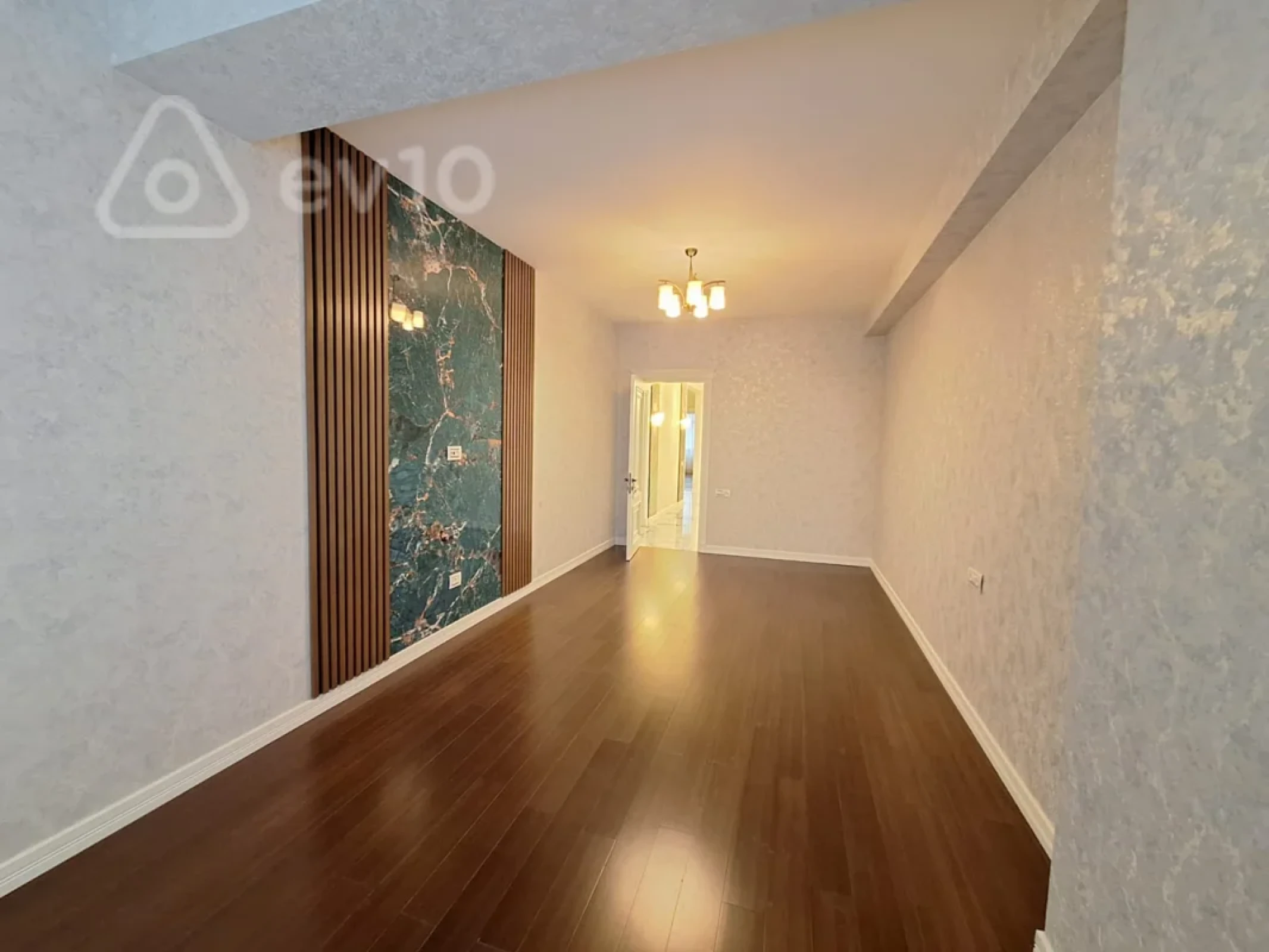 Satılır 4 otaqlı yeni tikili 215 m²